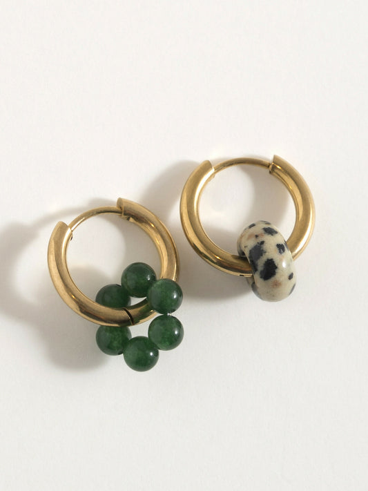 Złote kolczyki koła Boho z zawieszkami