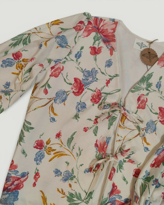 Wiązana koszula w kwiatowy wzór