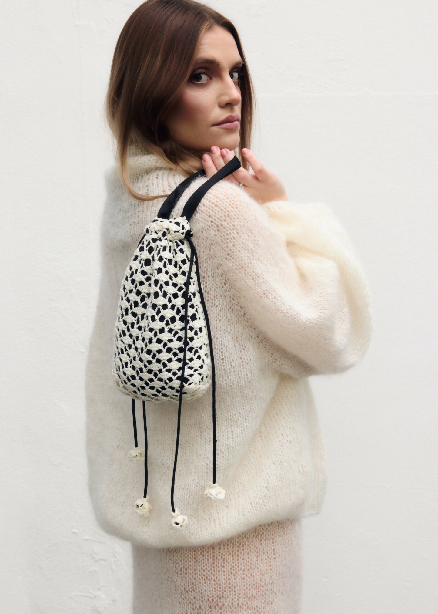 Torebka Natalie z ręcznie robioną koronką na szydełku