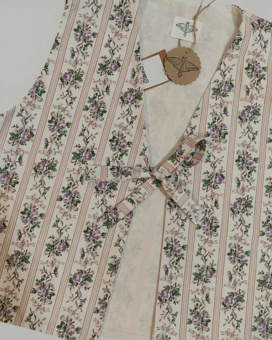 Kamizelka w lawendowe kwiaty