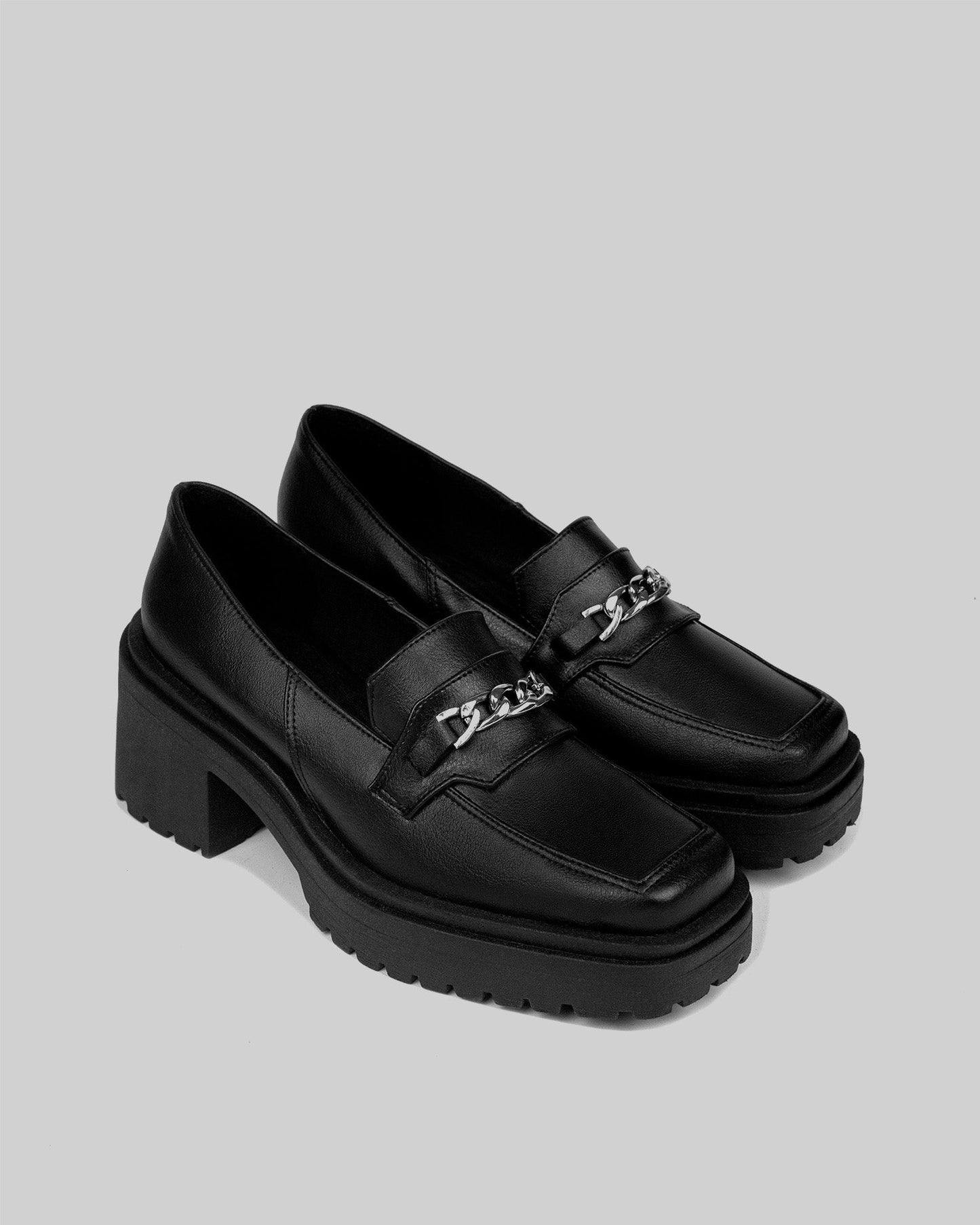 Squared Loafers Black czarne mokasyny ze skóry z winogron