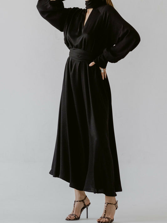 Sukienka wiązana z szarfą czarna