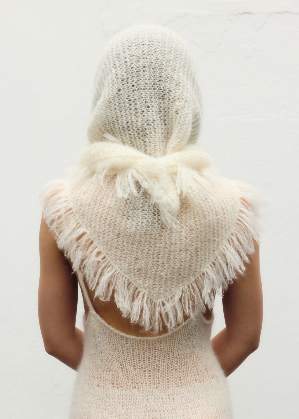 Trójkątna chusta Zoya ręcznie wykonywana na drutach