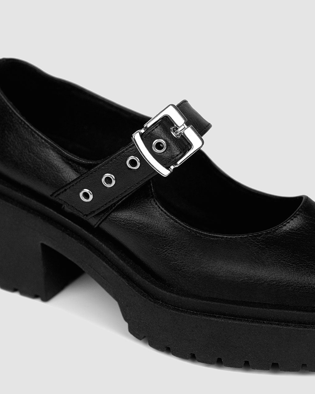 Squared Pumps Black baleriny w stylu Mary Jane ze skóry z winogron