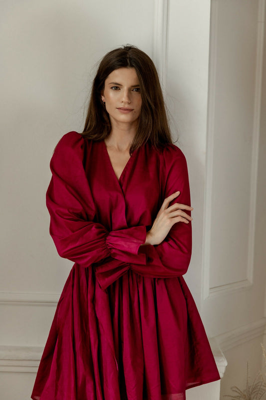 Sukienka z bufiastymi rękawami