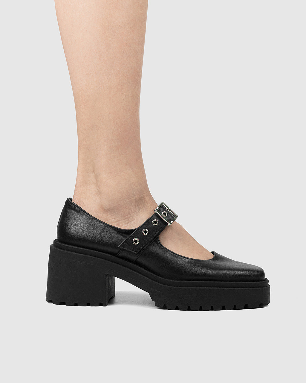 Squared Pumps Black baleriny w stylu Mary Jane ze skóry z winogron