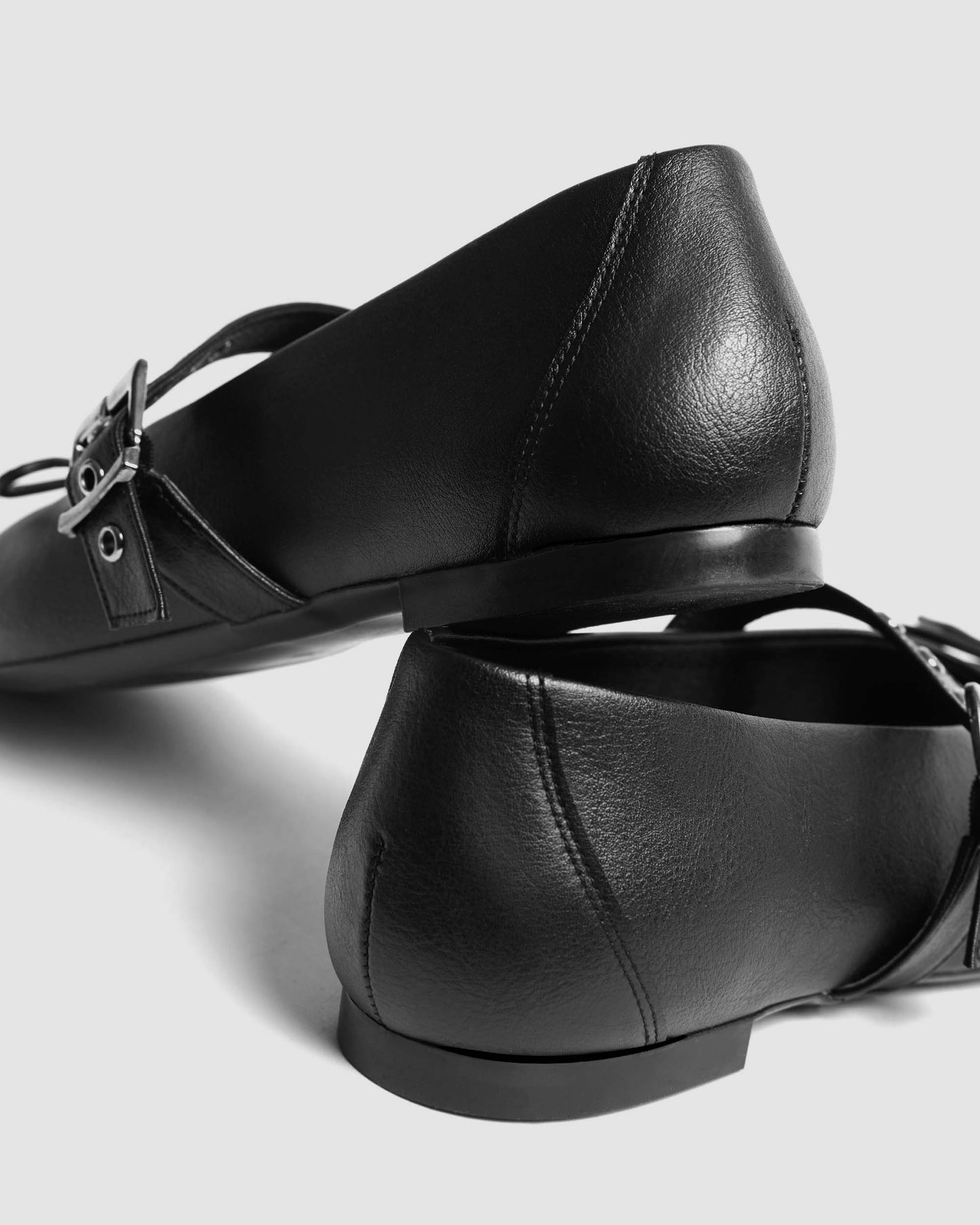 Mara Pumps Black czarne baleriny z paskiem