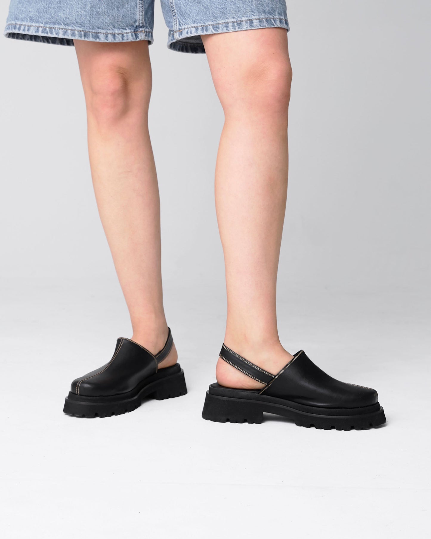 Urban Clogs klapki damskie z zakrytymi palcami