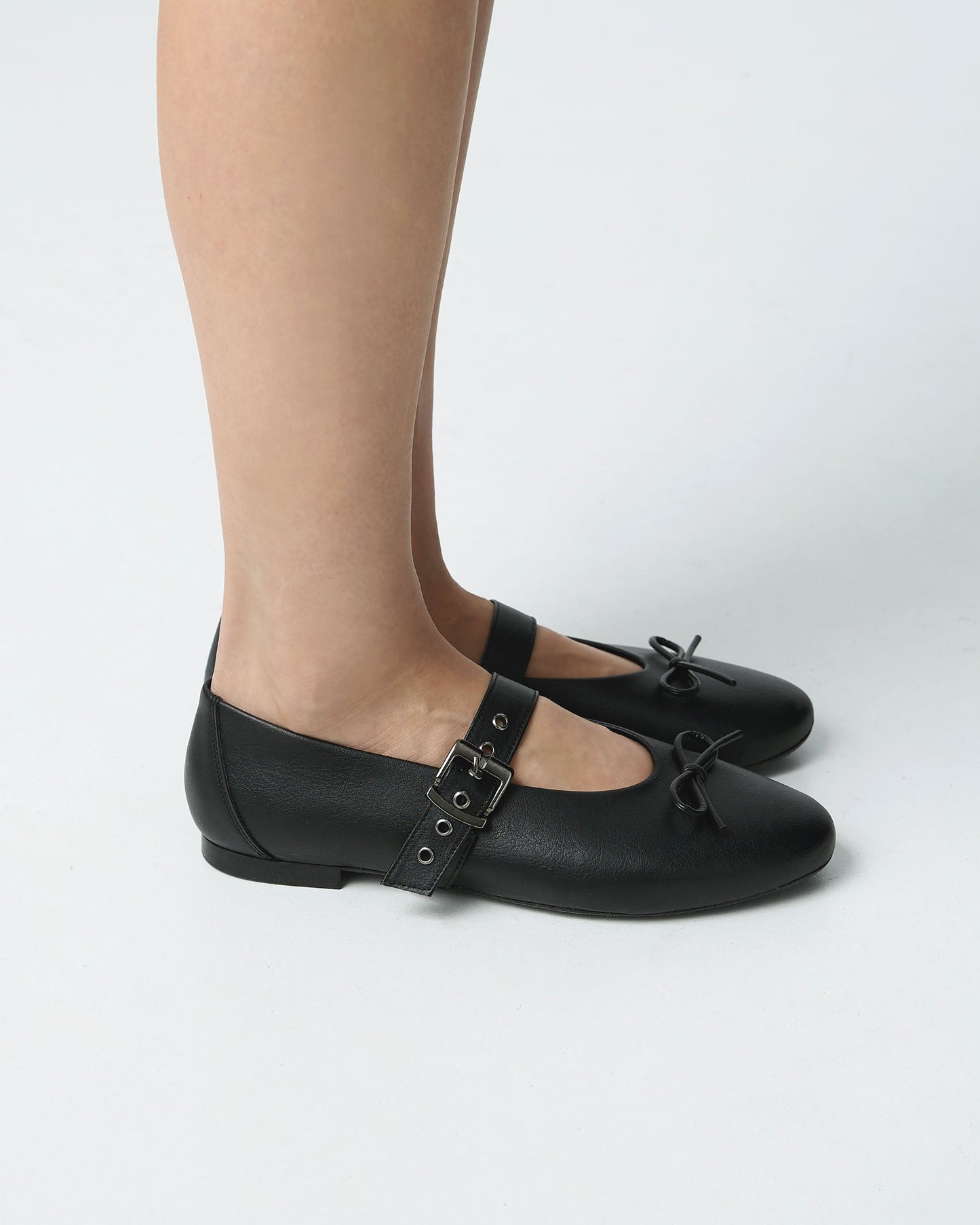Mara Pumps Black czarne baleriny z paskiem