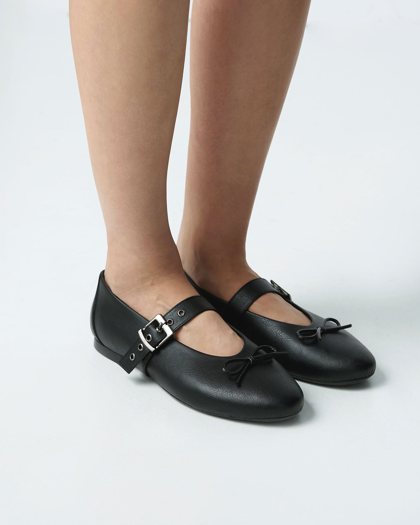 Mara Pumps Black czarne baleriny z paskiem
