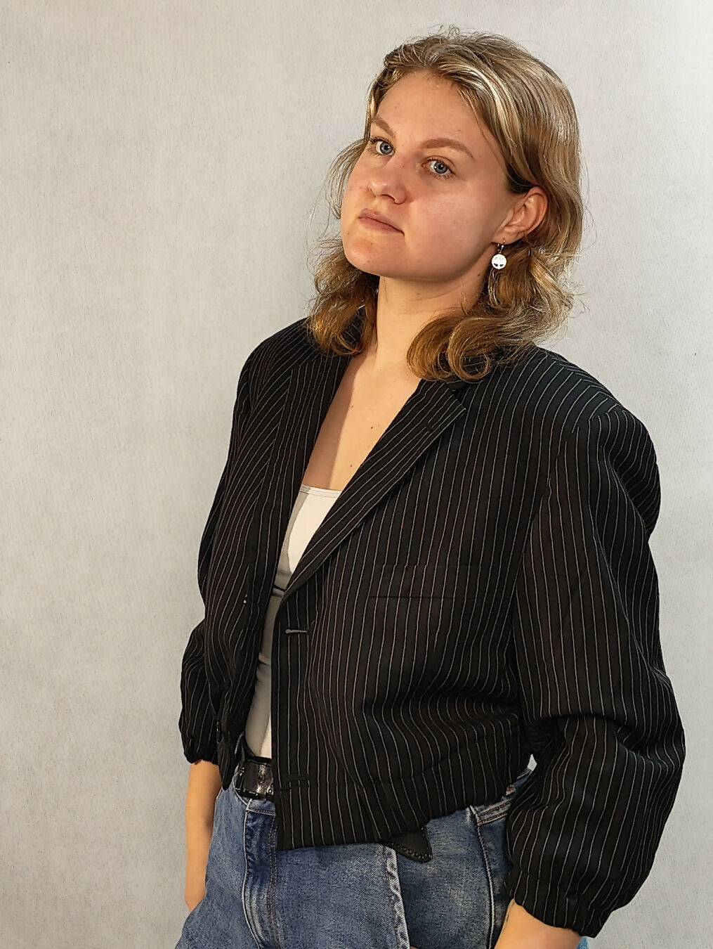 Wełniana marynarka w delikatne paski