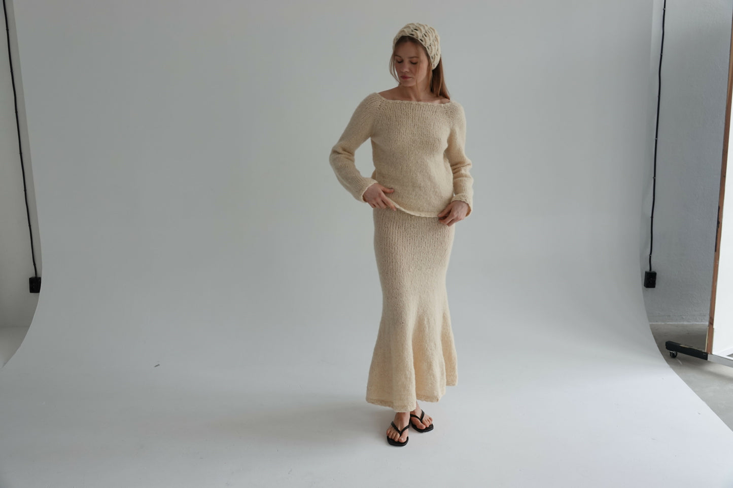 Sweter Cara ręcznie wykonywany na drutach
