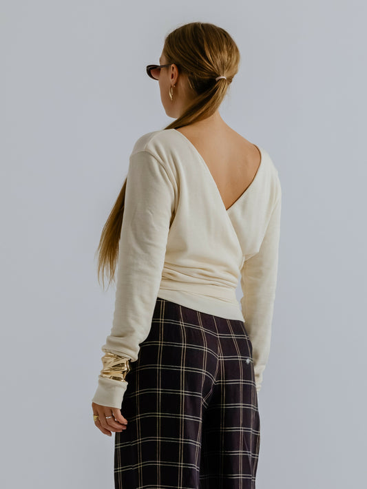 Wiązany sweter ecru wełna merino