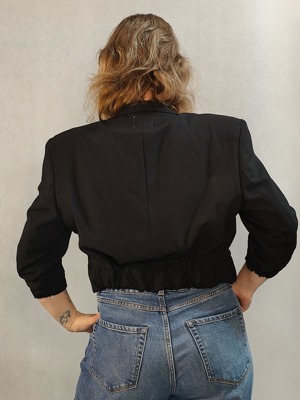 Wełniana gładka czarna marynarka