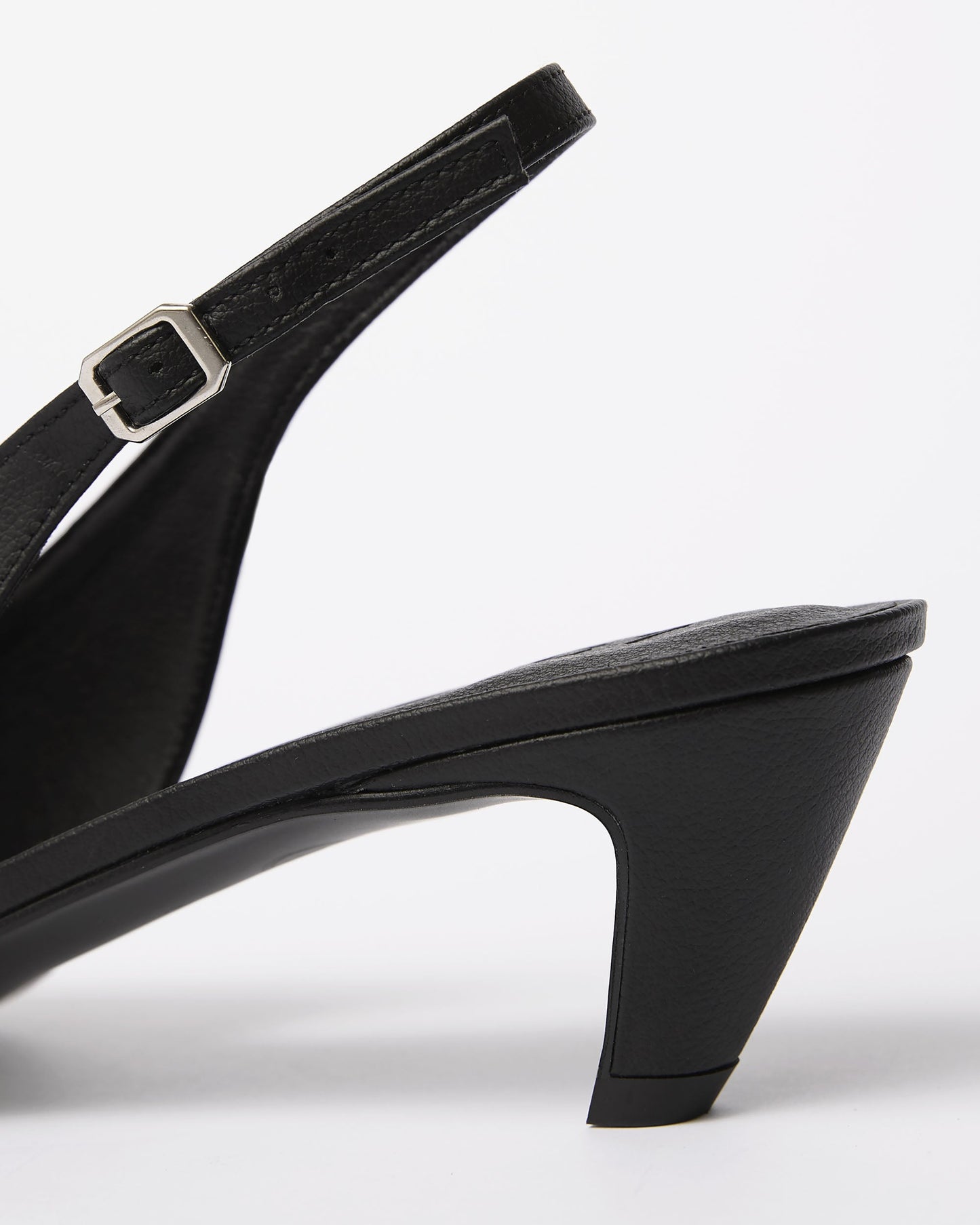 Kitten Heels Black czarne czółenka z odkrytą piętą