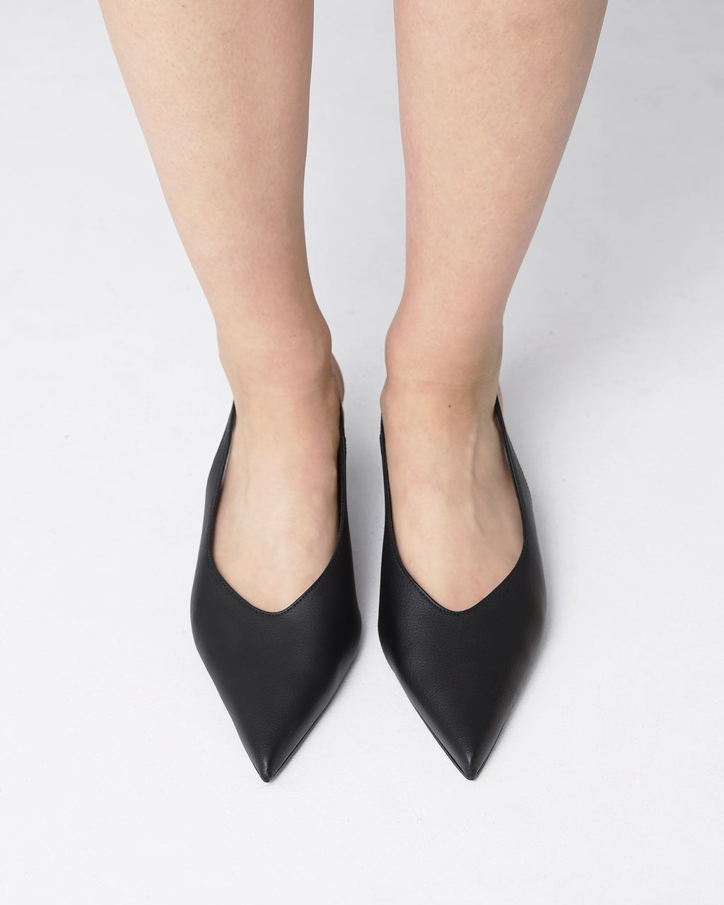 Kitten Heels Black czarne czółenka z odkrytą piętą