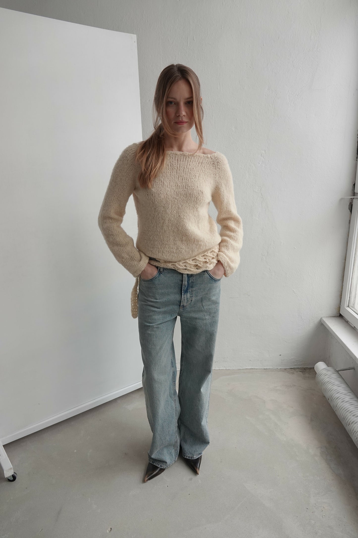 Sweter Cara ręcznie wykonywany na drutach