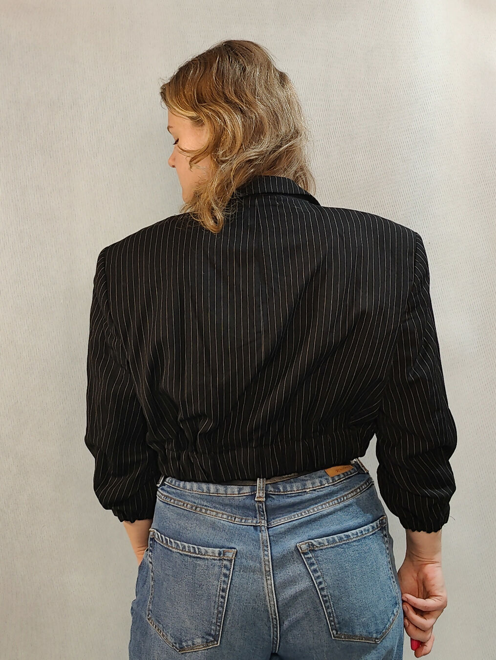 Wełniana marynarka w delikatne paski