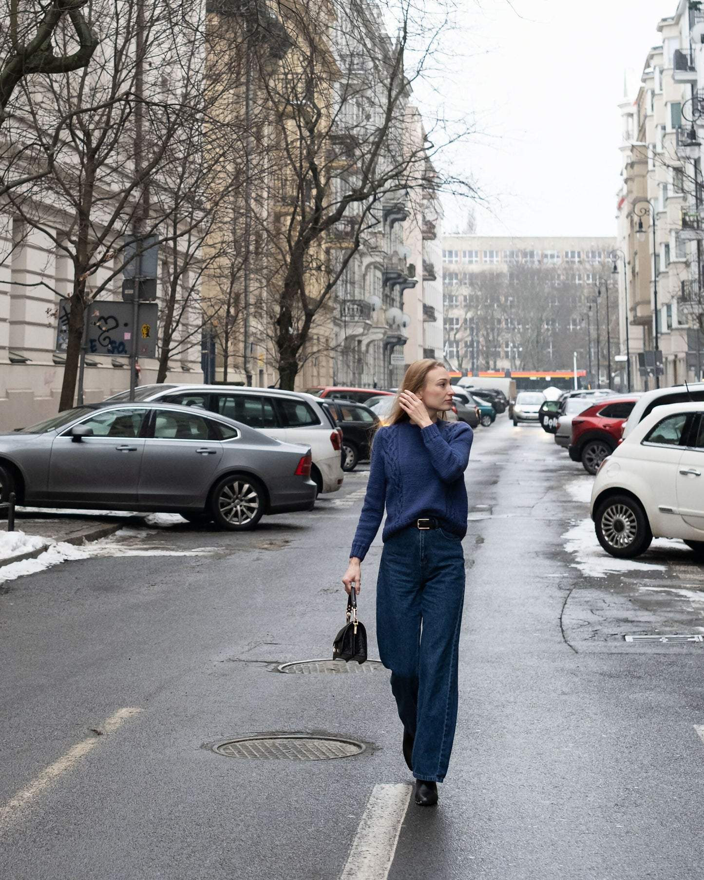 Sweter LAMIA – Granatowy