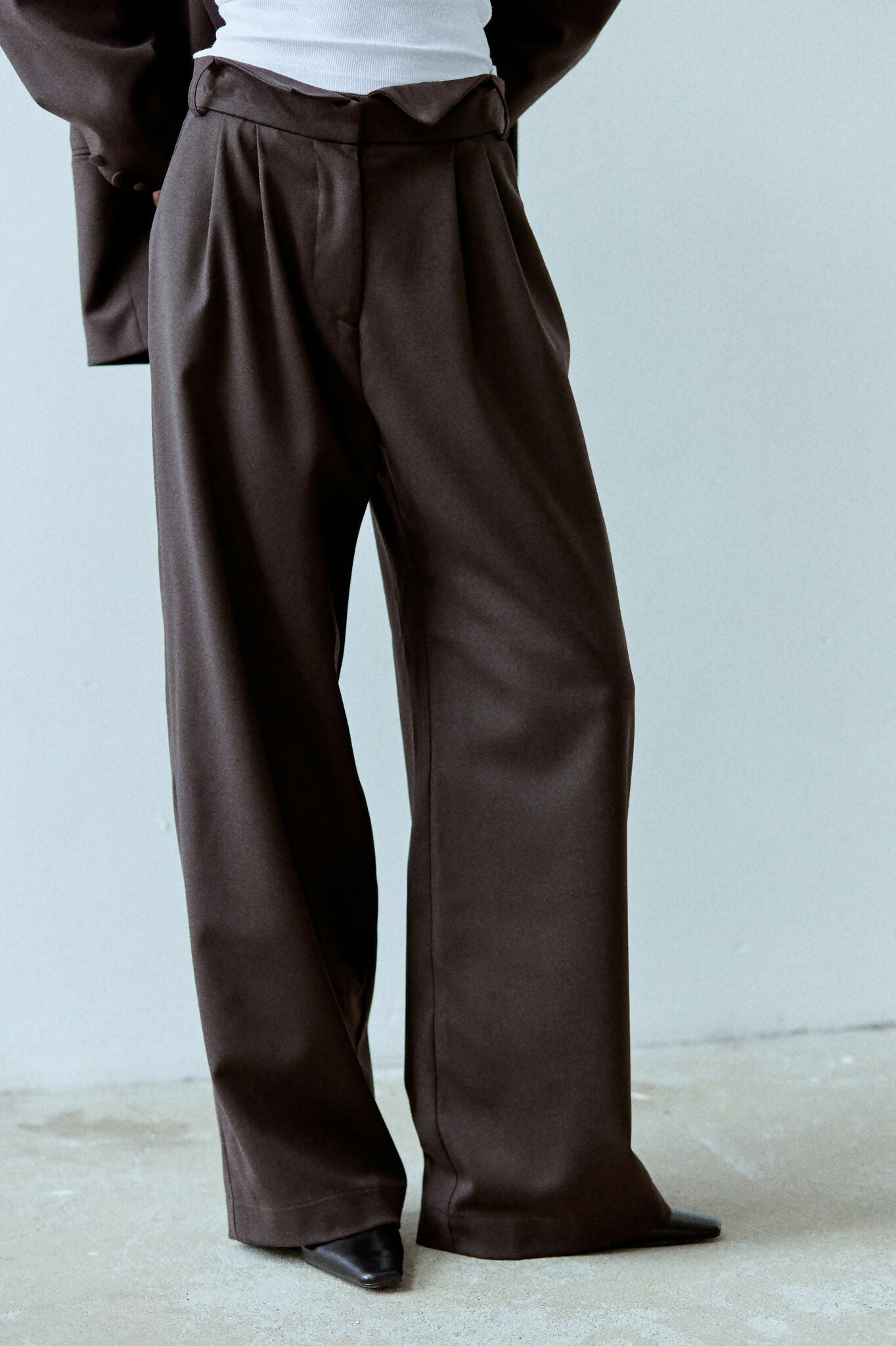 Wełniane spodnie garniturowe Flavia