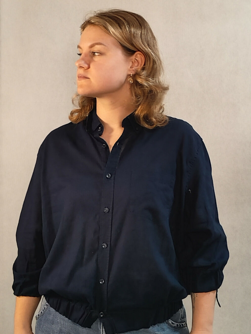 Bawełniano-lniana granatowa dłuższa koszula