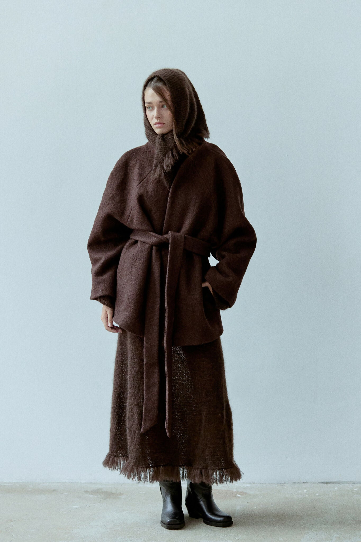 Trójkątna chusta Zoya ręcznie wykonywana na drutach