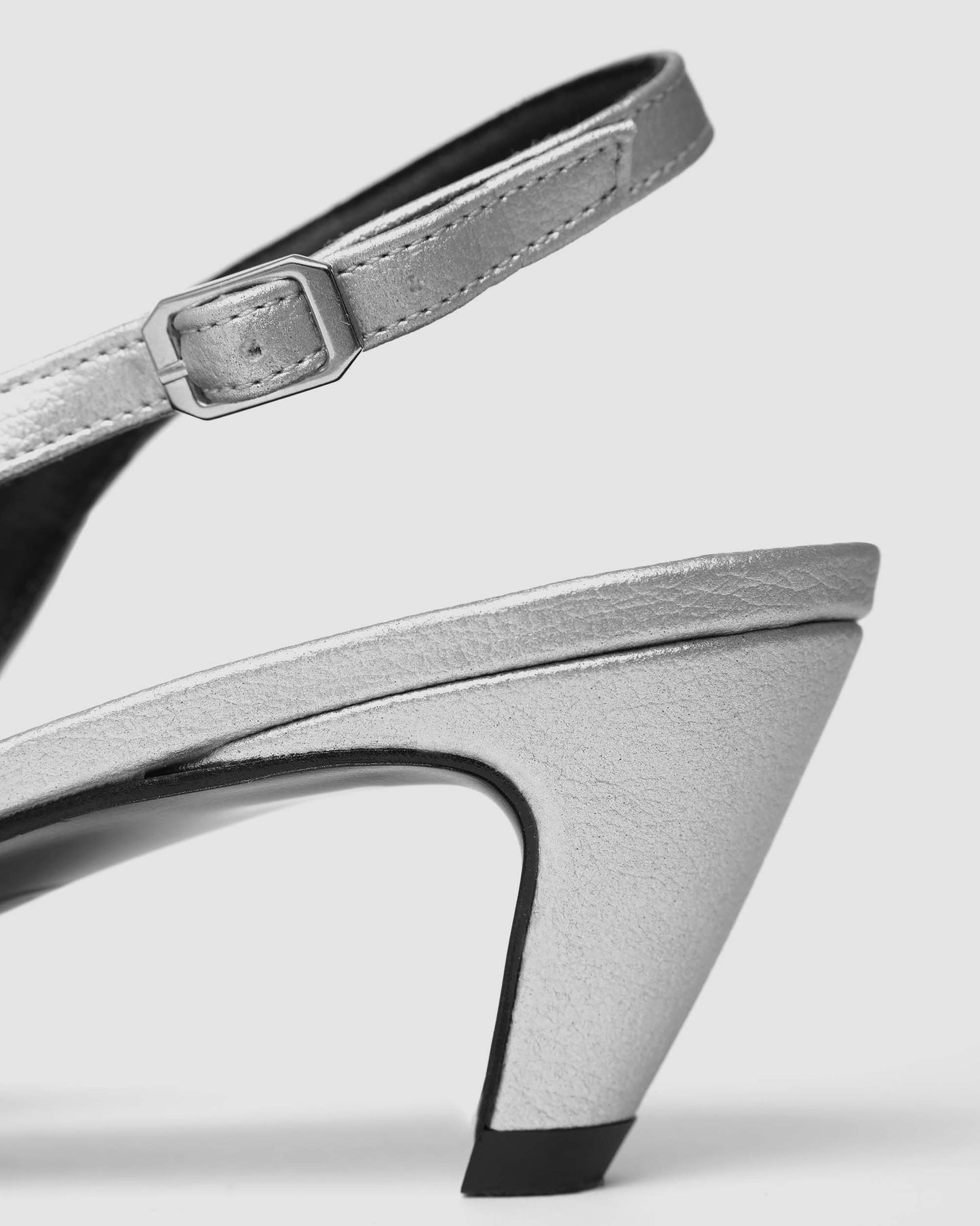 Kitten Heels Silver srebrne czółenka z odkrytą piętą