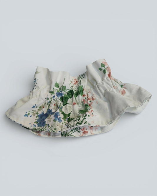 Ozdobny kołnierz w delikatne kwiaty