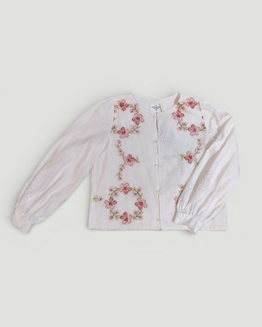 Zapinana koszula z dużym haftem z przodu i delikatnym z tyłu